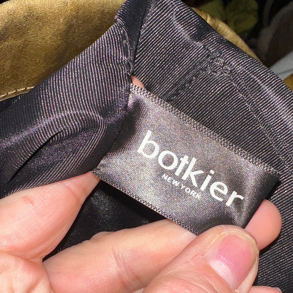 Botkier olive green huge leather tote gunmetal accents strap has botkier on it - Picture 10 of 14